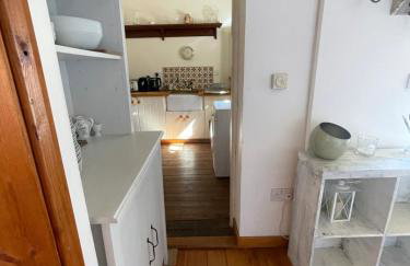 Annex at Southfields in idyllic Hampshire village - Photo 22