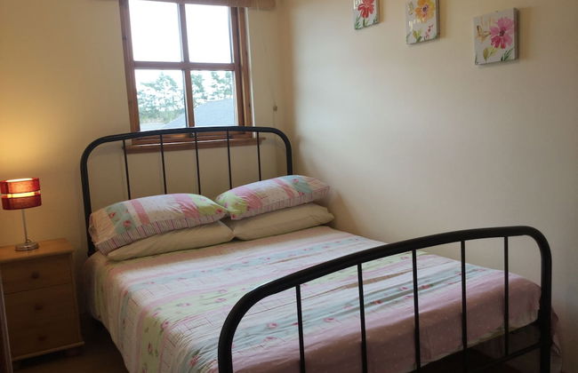 The Culloden is a Comfortable two Bedroom Apartment That Sleeps Four Adults - Photo 4