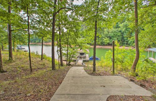 Townville Lakefront Cottage with Private Dock! - Foto 37