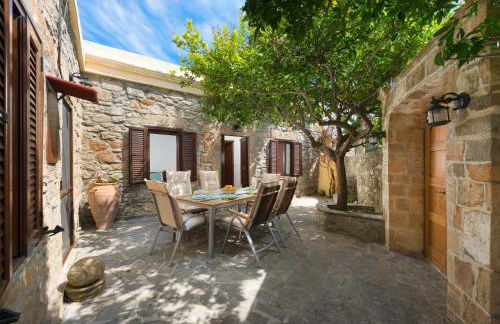 Villa Claudia in Lardos - Photo 1