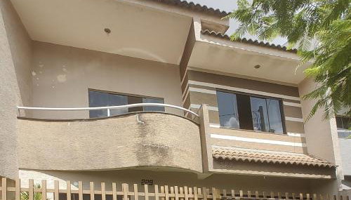 Sobrado grande disponível em ótima localização - Foto 1