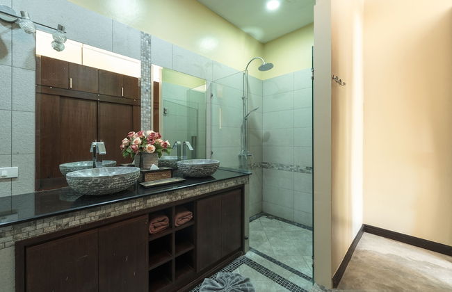 Generous 6BR Balinese Pool Villa Sophia - Photo 27