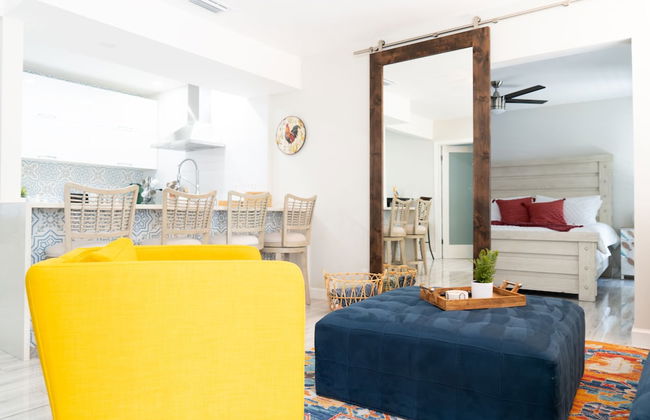 Modern Oasis - Photo 51