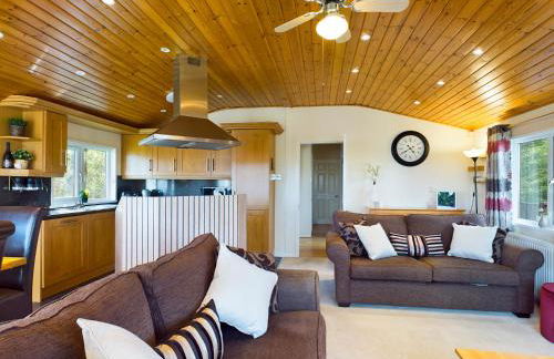 3 Bedroom Lakeview Lodge - Ensuite & Balcony Deck - Foto 27