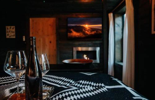 Luxe Nordic Barndominium Retreat at Black Pine - Foto 3