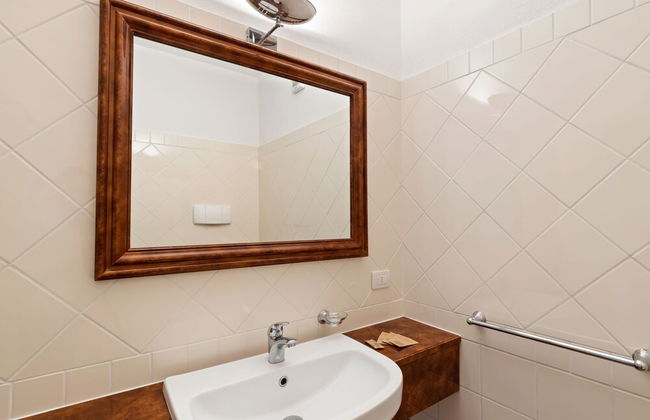 Spacious Apartment in Rancone With Lake View - Foto 12