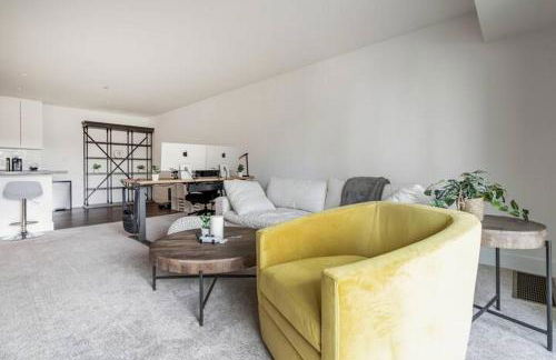 Sharon Green apartments by FantasticStay - Photo 46