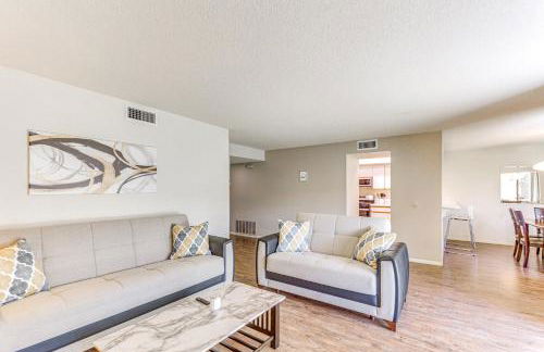 Golf, Hike and Relax Cathedral City Condo - Foto 4