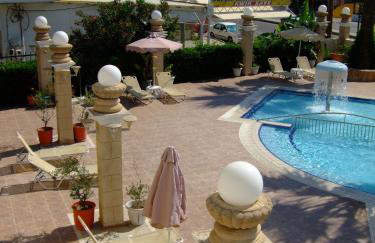 Antonios Hotel - Photo 14