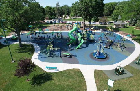 Central Oshkosh Stay - Walk to Lake and Downtown - Foto 20