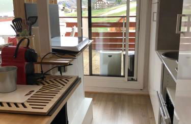 Les alpages - lit queen size - centre station - Foto 13