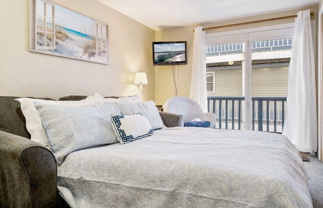 All is Wells Incredible Location! Walk to Beach - Photo 7