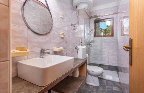 Awesome Apartment In Malinska With Wifi - Foto 19