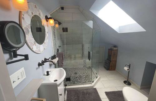 6-Bedroom Tudor in the Downtown Historic District - Foto 14