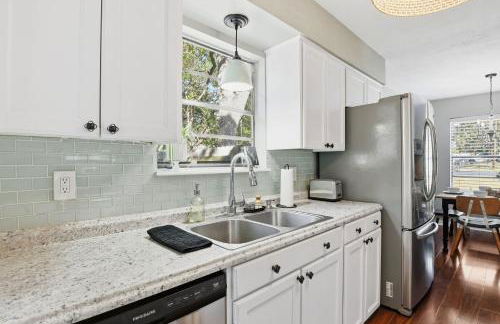 Howdy Hang Out - Cozy, Cute and Comfortable House! home - Foto 11