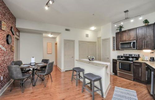 Lux Mid-Rise Walking Distance to NRG Stadium - Foto 20