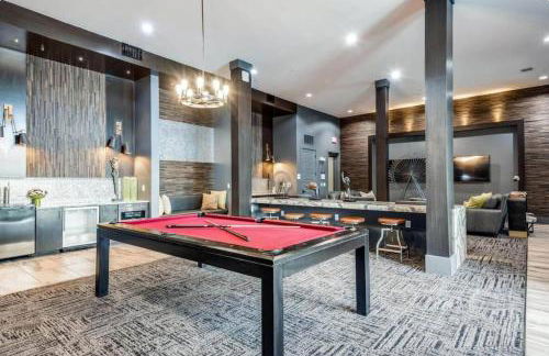 Stylish 1BR Retreat with Pool & Gym - Foto 21