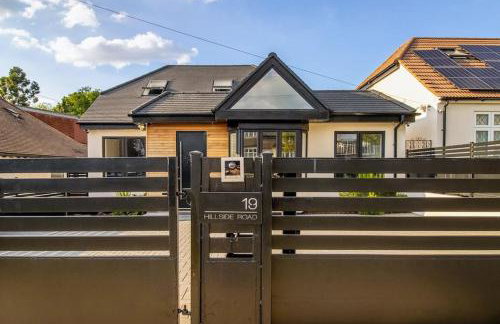 Luxury 4-Bedroom High-End Home, Includes Jacuzzi and Pool Table - Foto 43