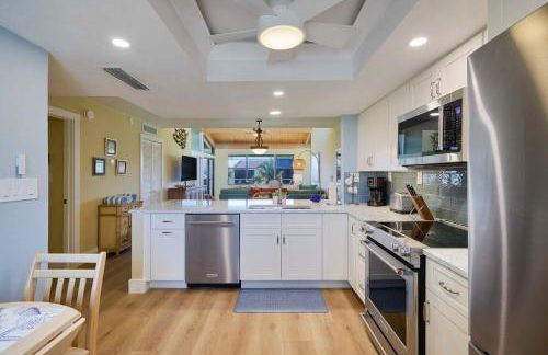 Loggerhead 523 - Beachfront Residence at Loggerhead Cay with Vaulted Ceilings - Foto 8