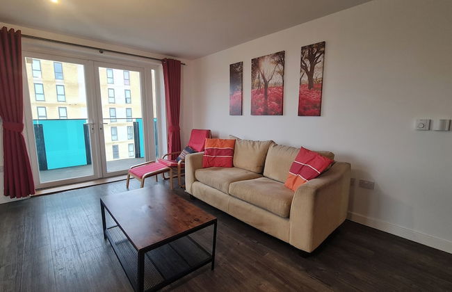 Barking 2 Bed Apt With Parking & Good Travel Links - Foto 13