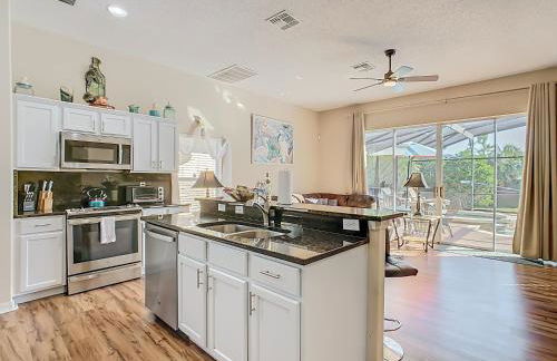 Spacious retreat w pool & game room - Foto 24