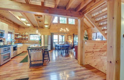 Modern Log Cabin with Rec Room, Steps to Lake! - Foto 3