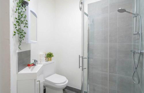 Charming London Flat Near Wembley Parks & Garden - Foto 15