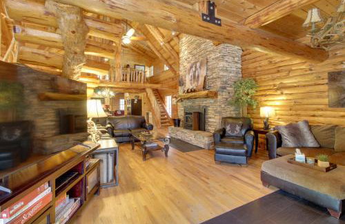 Fire Pit and Hot Tub Lakeside Cabin on 2 Acres! - Foto 5