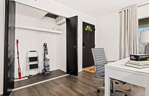 1BR Pet-Friendly Apartment with King Bed - Foto 21