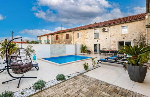 Lovely Home In Vidulini With Kitchen - Photo 1