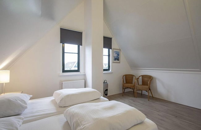 Beautifully Situated Luxury Villa on the Water - Foto 33