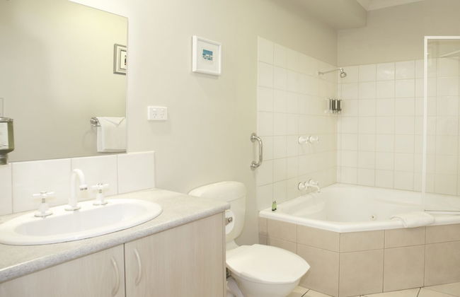 Moonlight Bay Apartments - Photo 19