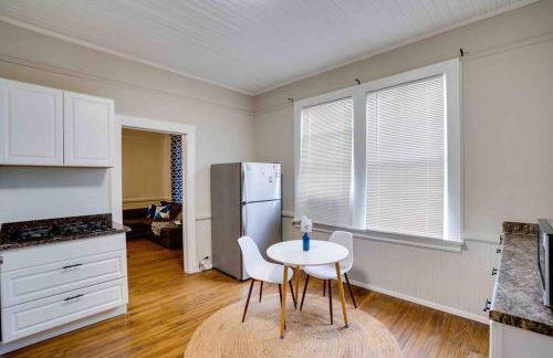 Cozy 1 Bed Historic Elmwood Park-Centennial House - Foto 10