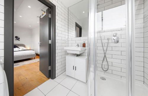 Escape by The River & Bushy Park - Foto 17