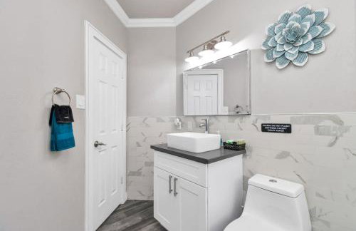 Prolific Blue Oasis near Med Ctr Dwntwn Galleria - Photo 24