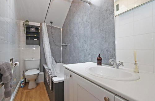 Compton House Snug - Photo 12