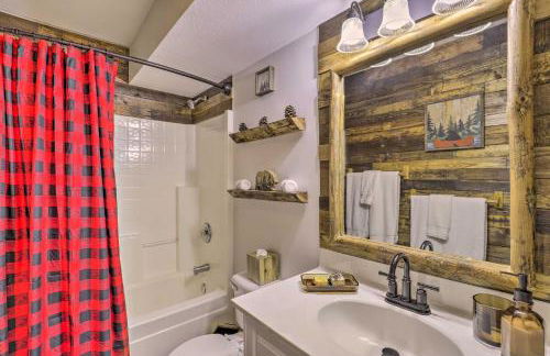 Tranquil Hendersonville Cabin with Mountain Views! - Foto 14