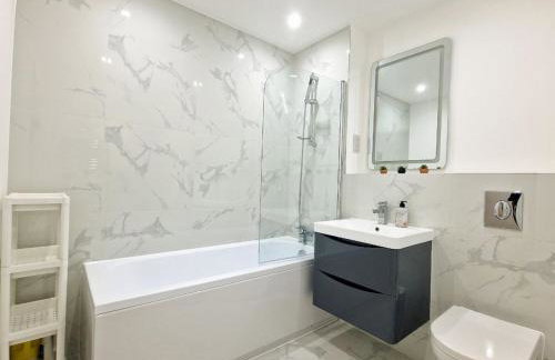 The Romford Luxe Haven - Fully Furnished 2BR - Foto 19