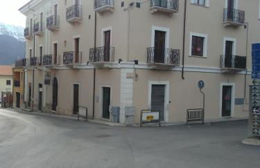 Palazzo Camelot, 19 Via Nazionale - Foto 1