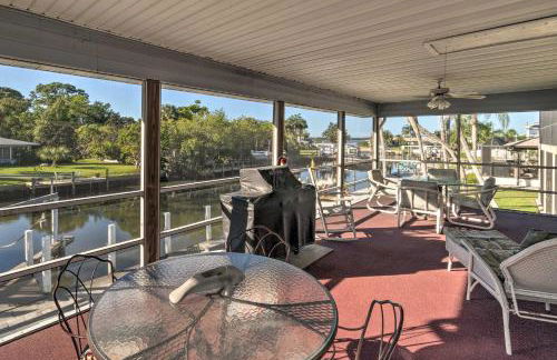 Canalfront Home with Private Dock - 5 Mi to Beaches! - Foto 28