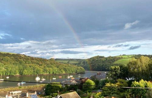 Stunning River Views, Tranquil Split-Level House, Private Garden & Parking - Foto 5