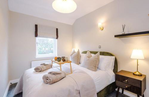 Cosy 3-Bed, Sleeps 5, Free Parking, Long and Short Stays - Photo 25