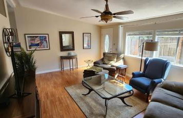 Lake View Home Community Pool in Riviera Heights - Foto 14