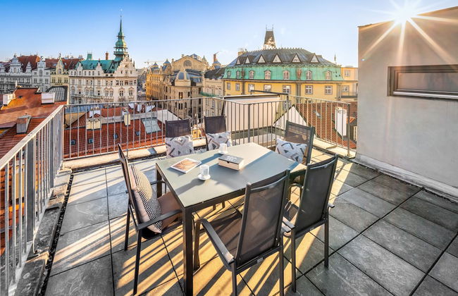 4 Arts Apartments by Adrez Living - Photo 1