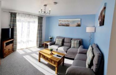 Hill View 2 bedroom free parking - Photo 2