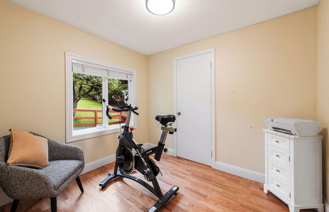 Private park in a cozy home next to I-90 huge yard - Foto 40