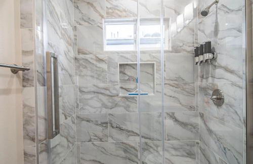 Amazing Value with High Comfort, 14 Guests for 4BR by Disneyland, Beaches, Rodeo 39 & More - Foto 13