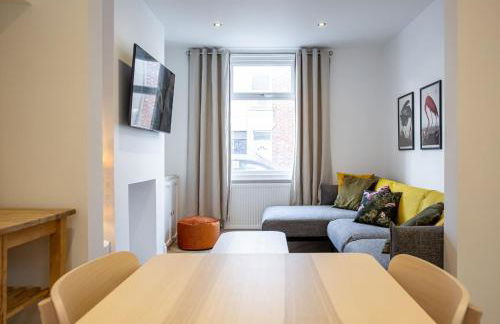 Bright & Airy 2BD - 10 mins walk to Chelt Centre! - Photo 34