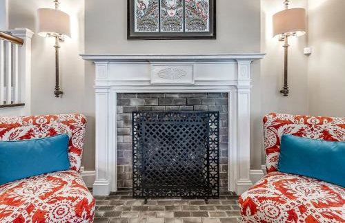 Stylish 3-Bedroom Home in Tulsa - Photo 4