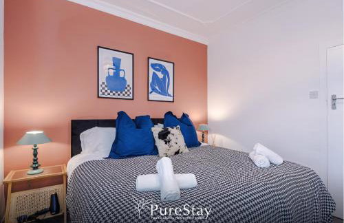 BIG House for Business Stays in Barnsley with 6-bedrooms & 8 Beds by PureStay - Foto 8